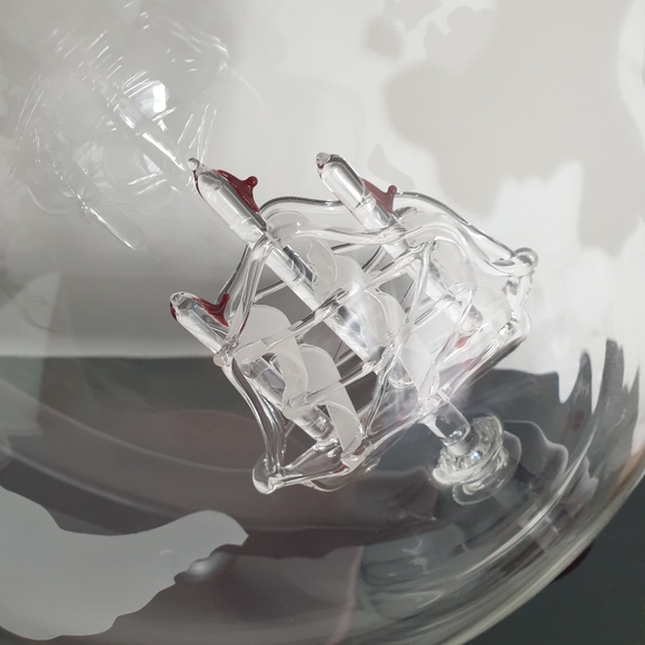 Novelty globe decanter - Picture 3 of 8